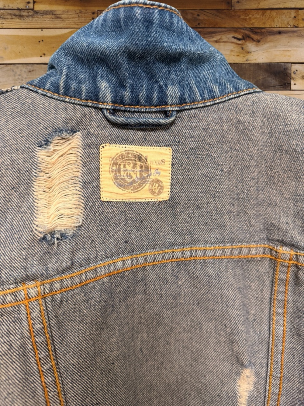 I&M Jeans Distressed Denim Vest Medium Wash Button Front Blue Size Medium - Picture 5 of 6